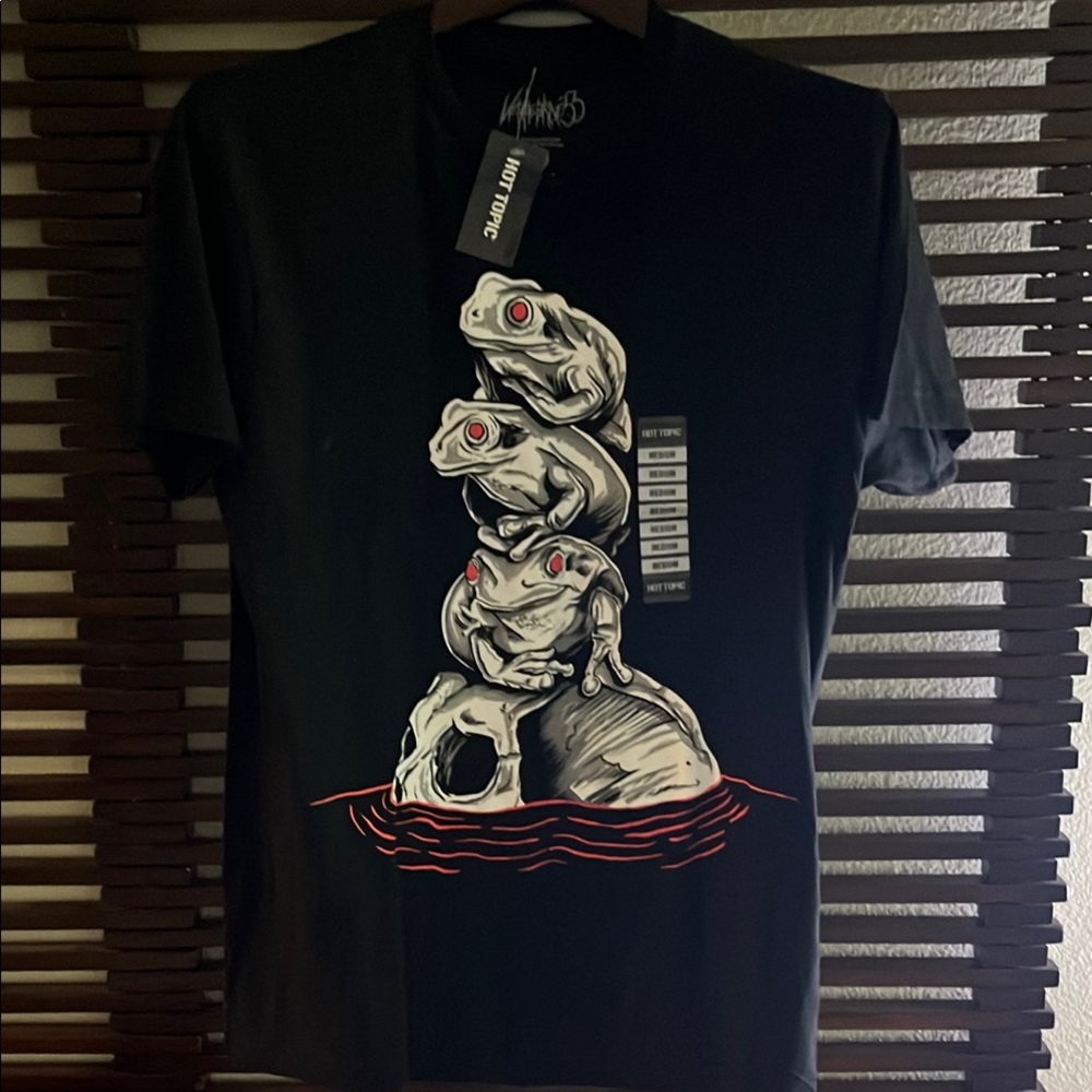 Hot Topic Black Short Sleeve Tee Graphic Design - CLOSET CLEAR OUT - Lmtd Time